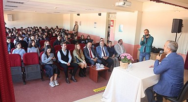 Çiftçi, Kariyer Günleri'nde gençlerle buluştu