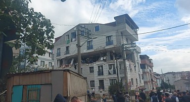 Gebze'de patlama! 8 kişi yaralandı 3 bina 6 otomobil hasar gördü!