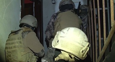 Göçmen kaçakçılarına baskın! 12 şüpheli tutuklandı