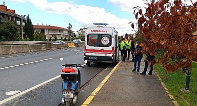 Motosiklet devrildi! 2 kişi yaralandı