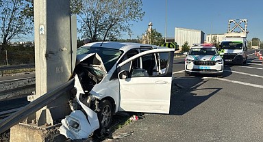TEM’de feci kaza! Bariyere ok gibi saplandı