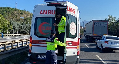 TEM’de feci kaza! Bariyere saplandı