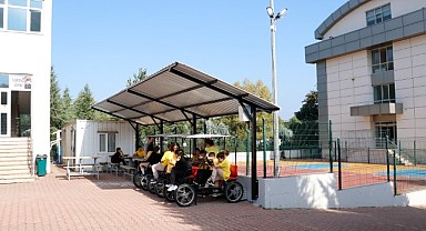 Teneffüste çevirdikleri pedallar enerji olarak geri dönüyor