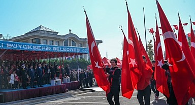 Vali Aktaş, “101. yılı kutlamanın haklı gururunu yaşıyoruz”