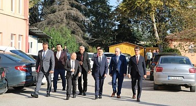 Vali Aktaş, gıda kontrol laboratuvarlarını gezdi