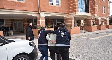 54 kişiyi dolandıran şahıs kıskıvrak yakalandı!