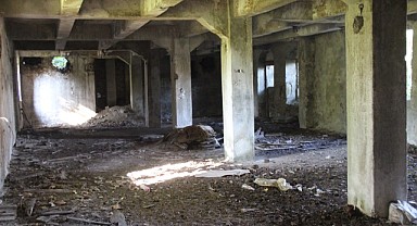 Bir zamanların gözde fabrikası harabeye döndü