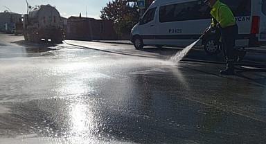 Dilovası’nda ana arterler tazyikli suyla temizlendi