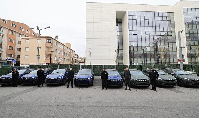 Gebze Belediyesi, İlçe Emniyet'e 8 araç teslim etti
