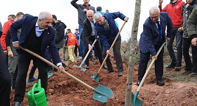 Gebze’de fidanlar toprakla buluştu
