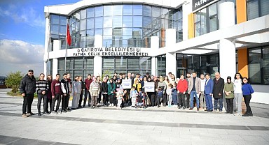 Gençlik Merkezi öğrencileri özel bireylere destek oldu