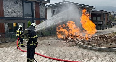 İnşaat çalışmaları sırasında doğalgaz borusu patladı!
