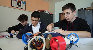 MEB Robot Yarışması’na Kocaelili öğrenciler damga vurdu!