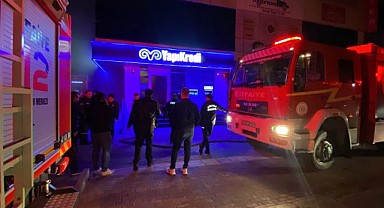 Banka şubesinde çıkan yangın korkuttu!