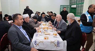 Bıyık, Darıcalılarla sabah namazında buluşuyor