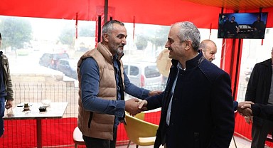 Çiftçi, Çayırovalı esnafla bir araya geldi
