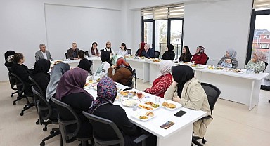 Çiftçi, kursiyerlerle bir araya geldi