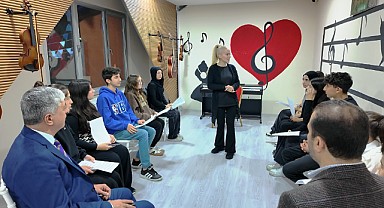 Dilovalı minikler erken yaşta müzikle tanışıyor