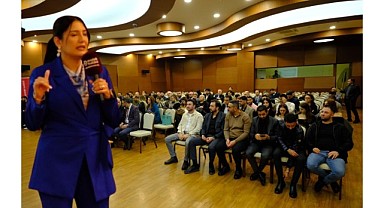 Emlak Kulübü 'Dijital Medya' semineri düzenledi