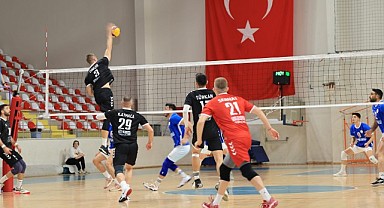 Gebze Voleybol galibiyet serisini bozmadı!
