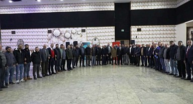 Ömeroğlu, pazarcı esnafıyla bir araya geldi