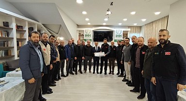 Vali Aktaş, İHH Kocaeli’yi ziyaret etti