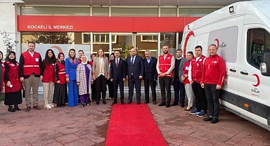 Vali Aktaş, Türk Kızılay Kocaeli Şubesini ziyaret etti