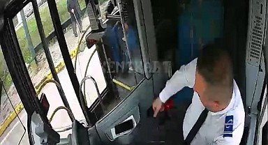 Yaşlı yolcuya, şöför destek oldu
