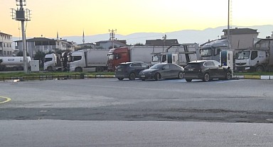 Akaryakıtı gasbetmek için tır şoförünü bıçakladılar!