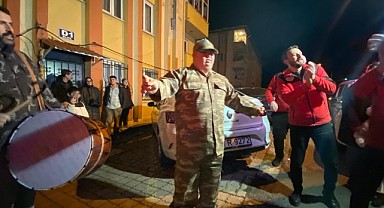 Ali’nin askerlik hayali gerçek oldu! Kınası da yakıldı