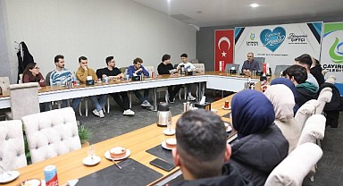 Çiftçi, üniversite öğrencileriyle bir araya geldi
