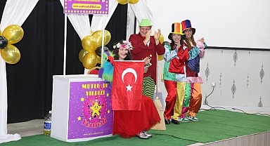 Kartepeli çocuklar tatilin keyfini tiyatro ile çıkarıyor