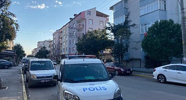 Silahını temizlerken kendini vurdu!