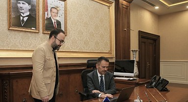 Vali Aktaş yılın kareleri oylamasına katıldı