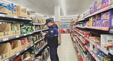 Zabıta ekipleri etiketleri denetledi