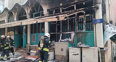 Akça Camii’nde korkutan yangın! Hasar oluştu