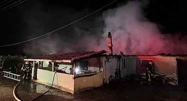 Annesi evdeyken evi ateşe vermişti! Hakim karşısına çıktı