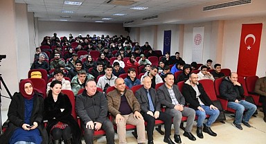 Başkan Özlü gençleri dinledi