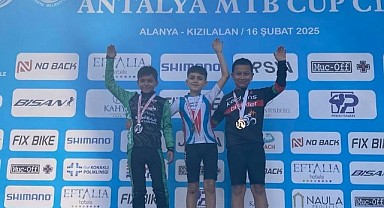 Bisiklet yarışından dereceyle döndüler