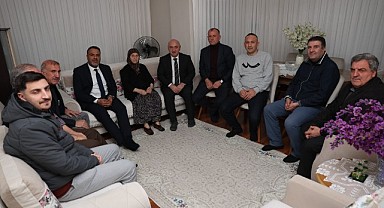 Bıyık, umreden dönen vatandaşları ziyaret etti