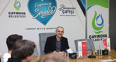 Çiftçi, üniversiteli gençlerle buluştu