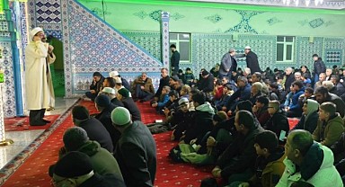 Dilovalı minikler sabah namazının huzuruyla güne başladı