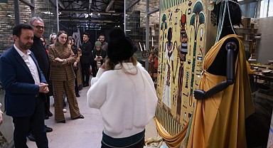 Moda Akademisi mezunları ilk sergilerini açtı