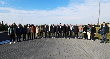 Ömeroğlu, mahalle muhtarlarıyla bir araya geldi
