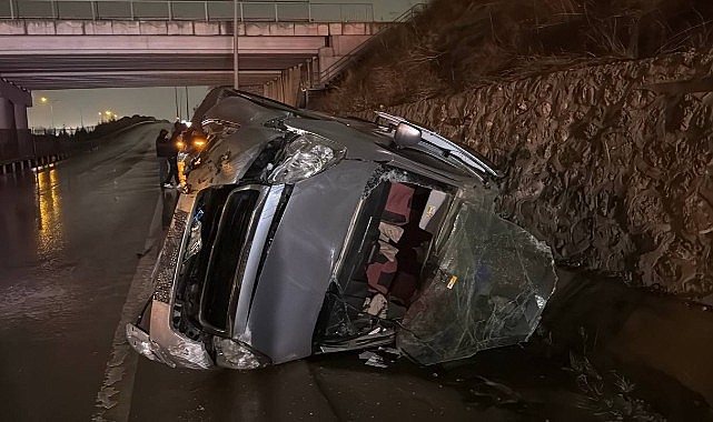 Otomobil ile ticari araç çarpıştı! 5 kişi yaralandı