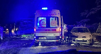 Özel halk otobüsü ile otomobil çarpıştı!