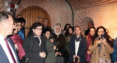 Walker'ın kitabındaki çizimler yapay zekayla canlandırıldı