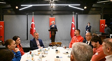 Aktaş ve Büyükakın milli sporcularla iftarda buluştu