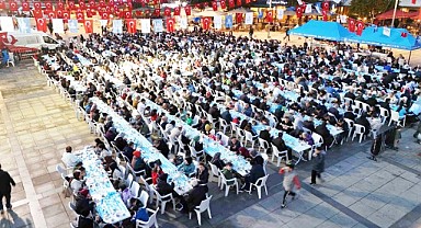 Büyükşehir’in iftar sofrası gönülleri buluşturuyor