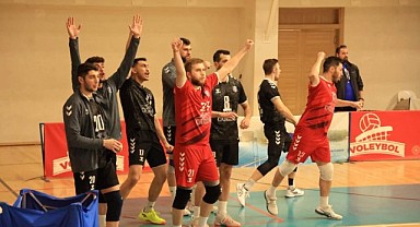 Gebze Voleybol, şampiyonluk yolundu!